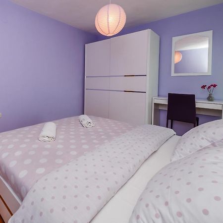 Adriatic Sea View Apartments Трогір Екстер'єр фото