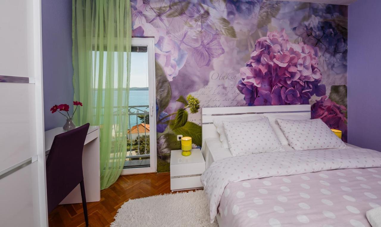 Adriatic Sea View Apartments Трогір Екстер'єр фото