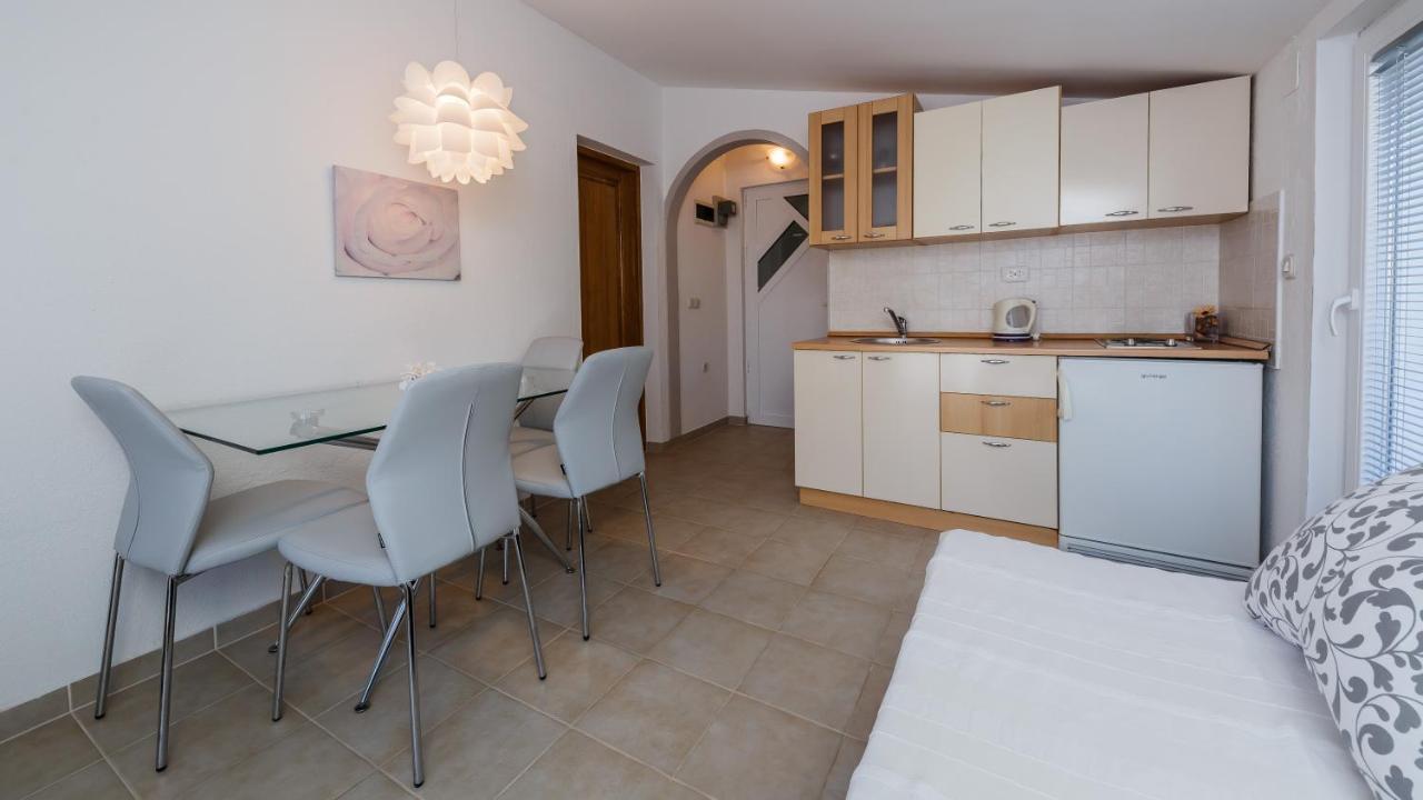 Adriatic Sea View Apartments Трогір Екстер'єр фото