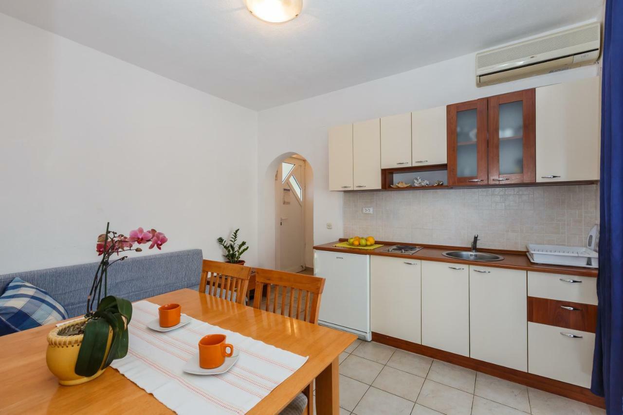 Adriatic Sea View Apartments Трогір Екстер'єр фото
