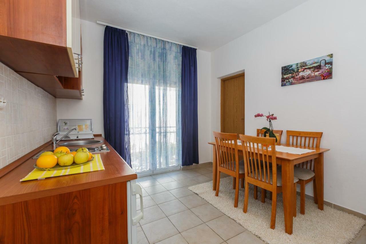 Adriatic Sea View Apartments Трогір Екстер'єр фото