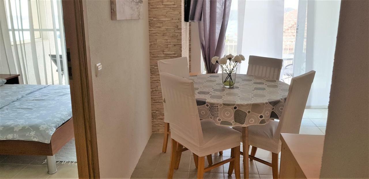 Adriatic Sea View Apartments Трогір Екстер'єр фото