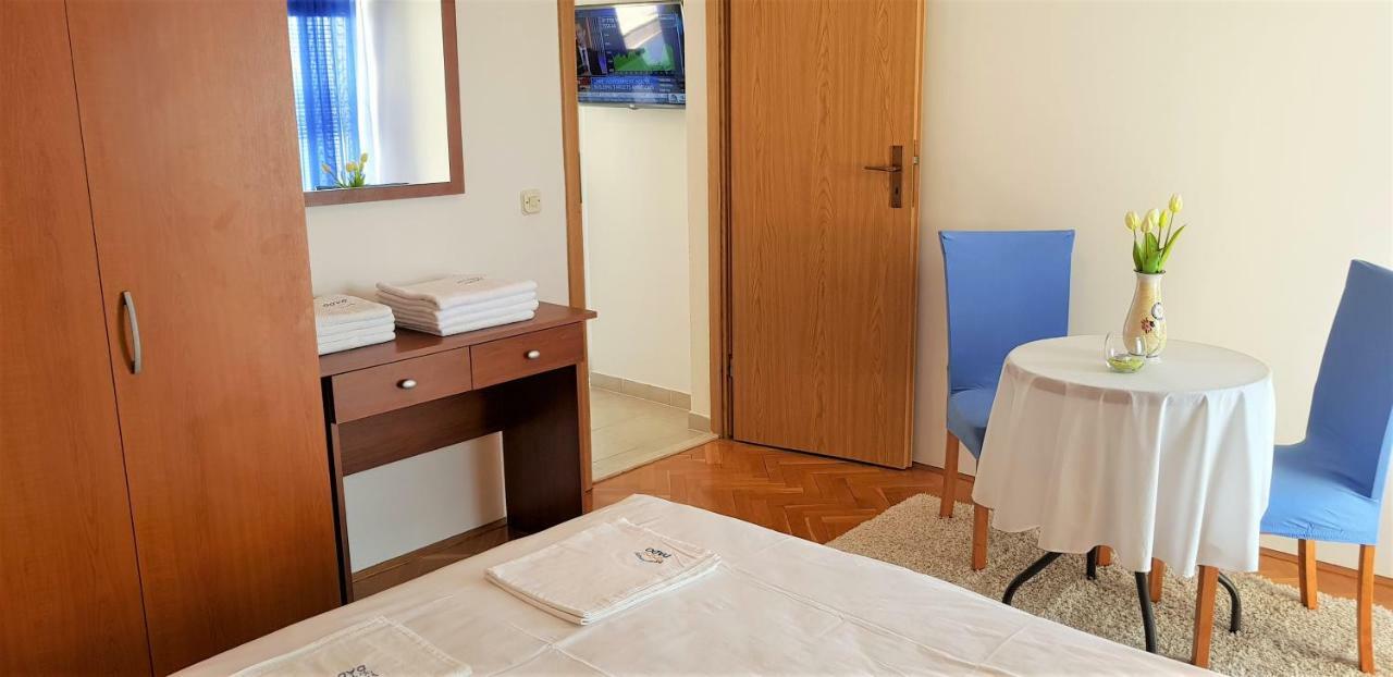Adriatic Sea View Apartments Трогір Екстер'єр фото