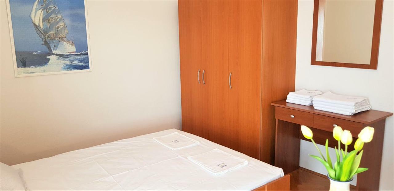 Adriatic Sea View Apartments Трогір Екстер'єр фото