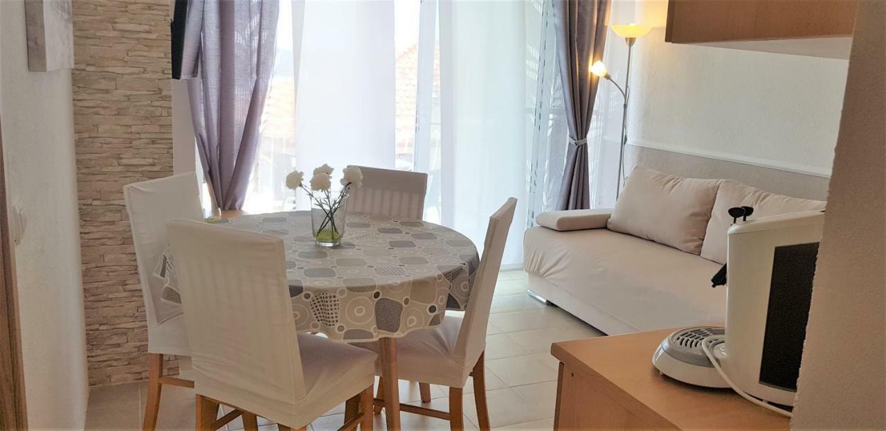Adriatic Sea View Apartments Трогір Екстер'єр фото
