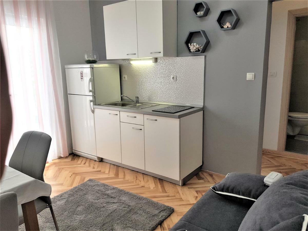 Adriatic Sea View Apartments Трогір Екстер'єр фото