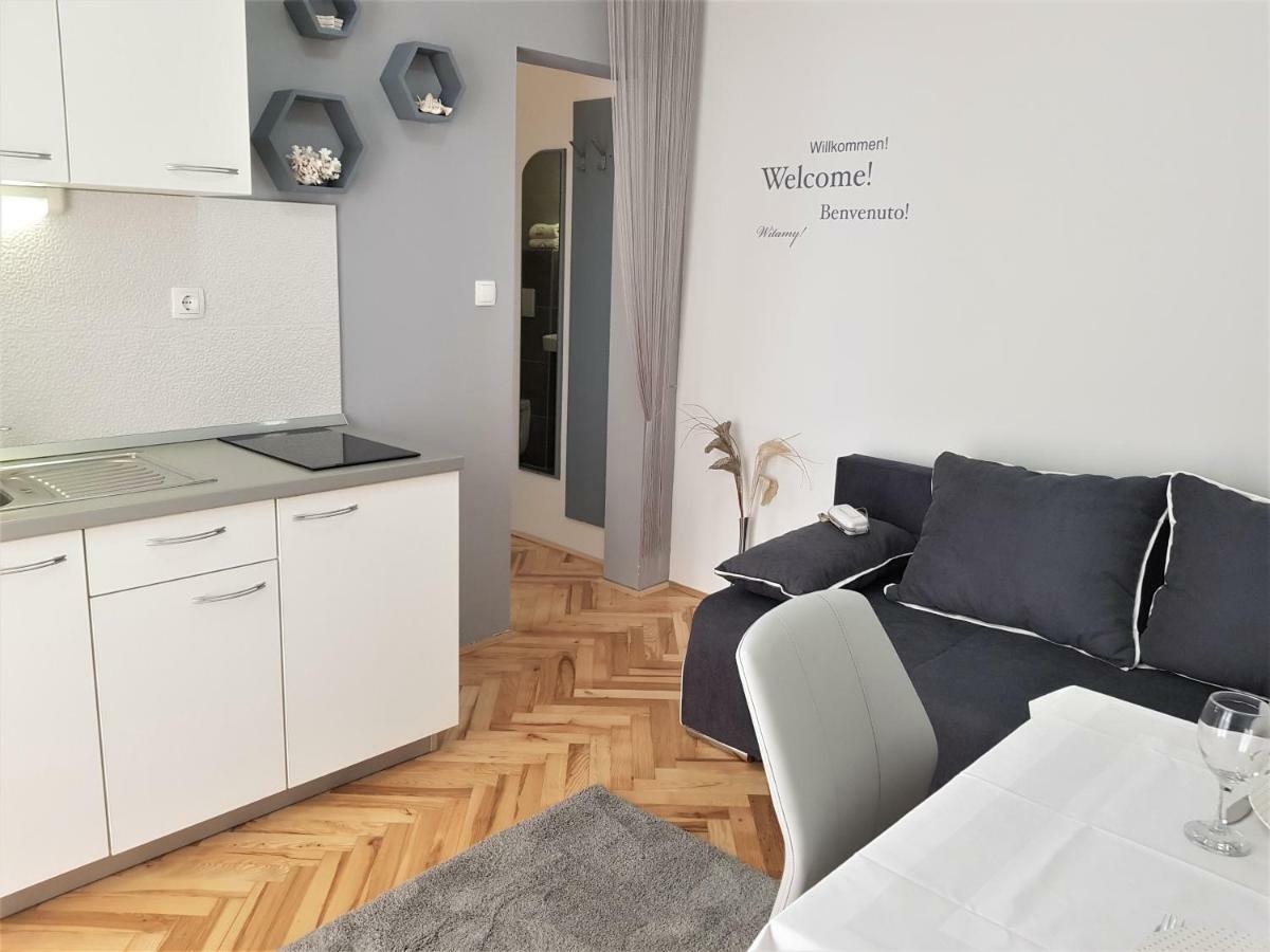 Adriatic Sea View Apartments Трогір Екстер'єр фото